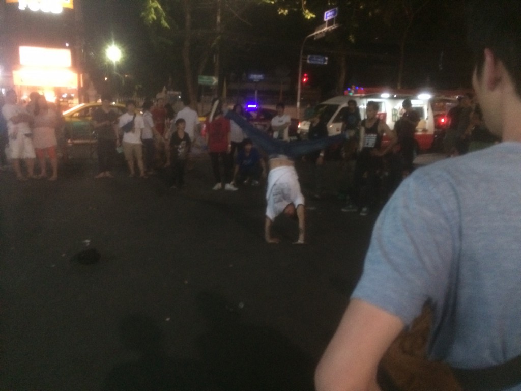 Breakdance battle to the death Breakdance battle to the death